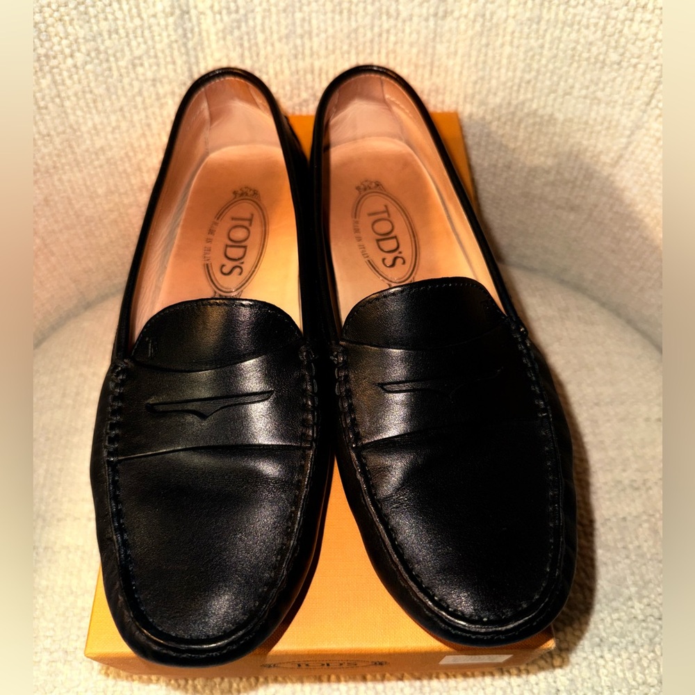 Tod’s Gommini Black Leather Moccasin